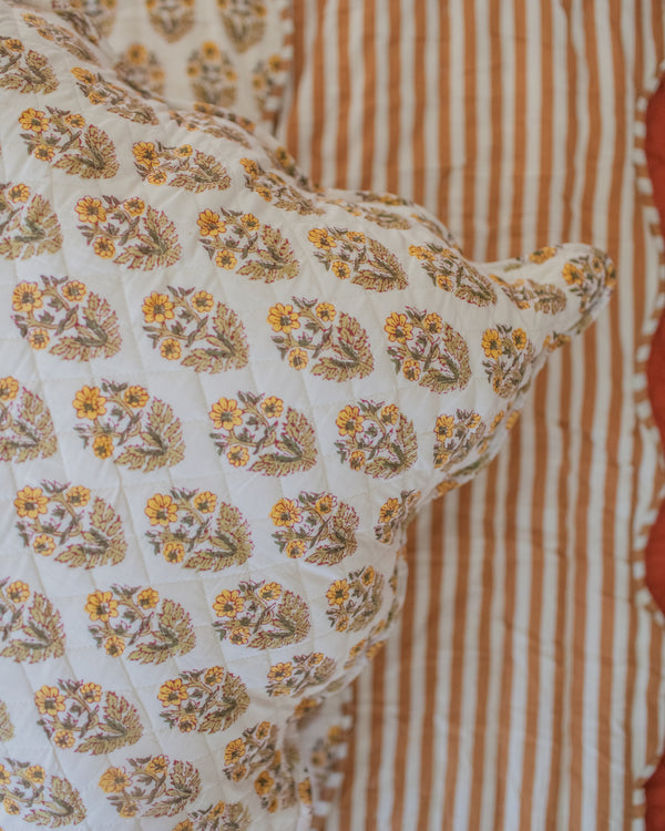 Maison de Frédéric Acorn Quilt